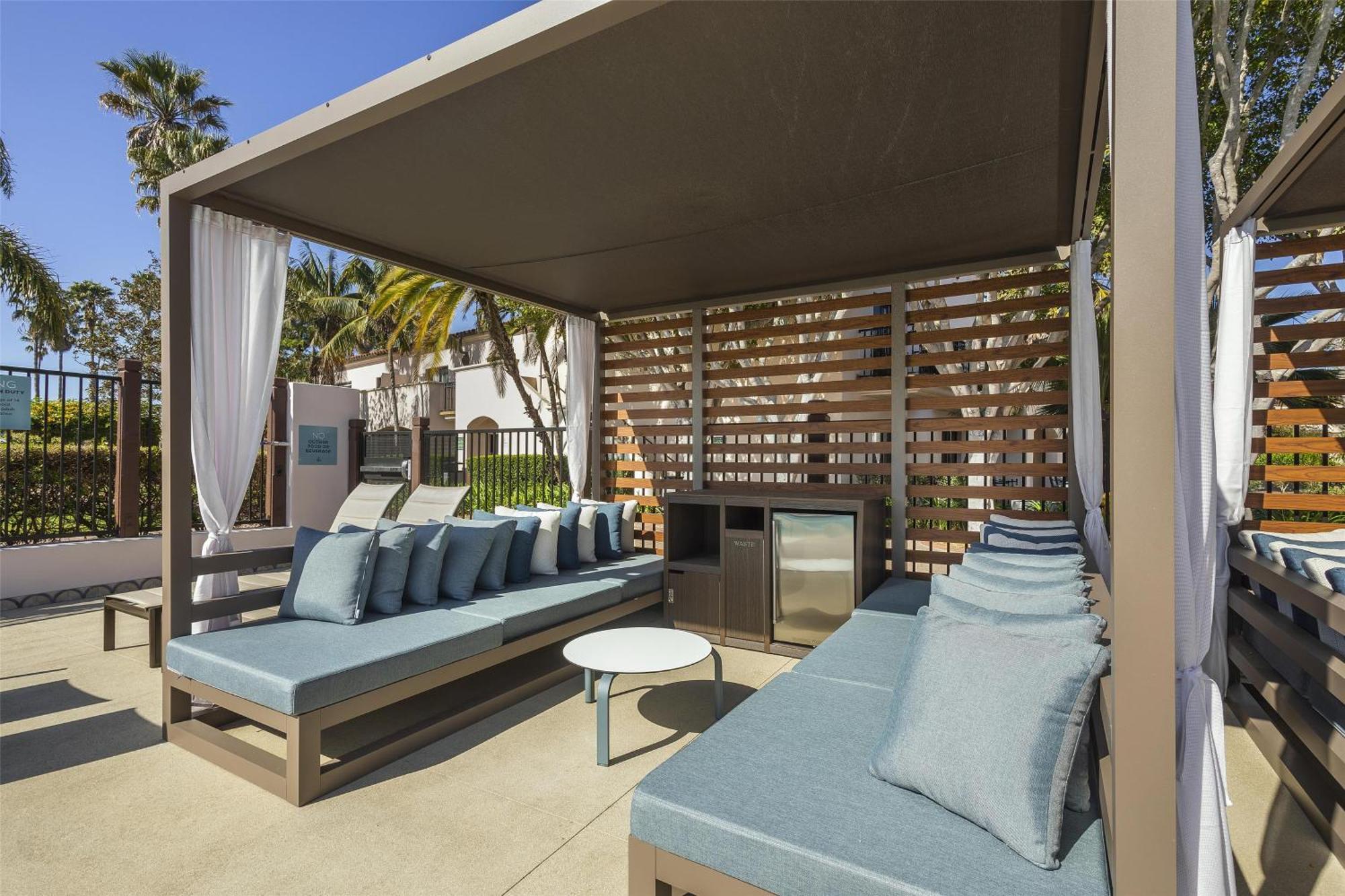 Hilton Santa Barbara Beachfront Resort Bagian luar foto